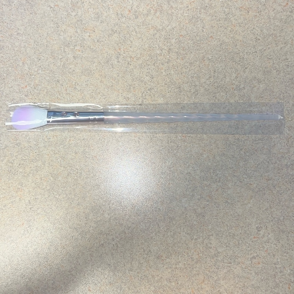 SLMissGlam Flat Blush TT04 Unicorn Makeup Brush White Lavender Rhinestone Handle